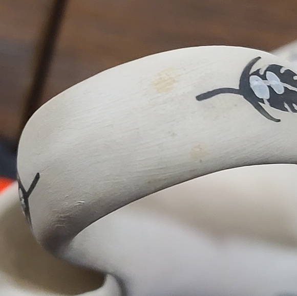 Native American Handcrafted Wedding Vase with Feather Design - Picture 5 of 10